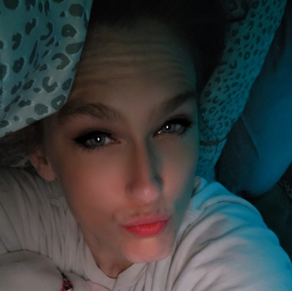 Womans Clothes & More